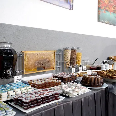 Hotel Almina 3*