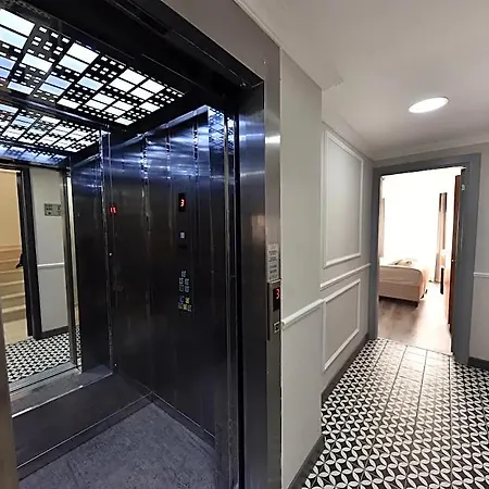 Hotel Almina 3*