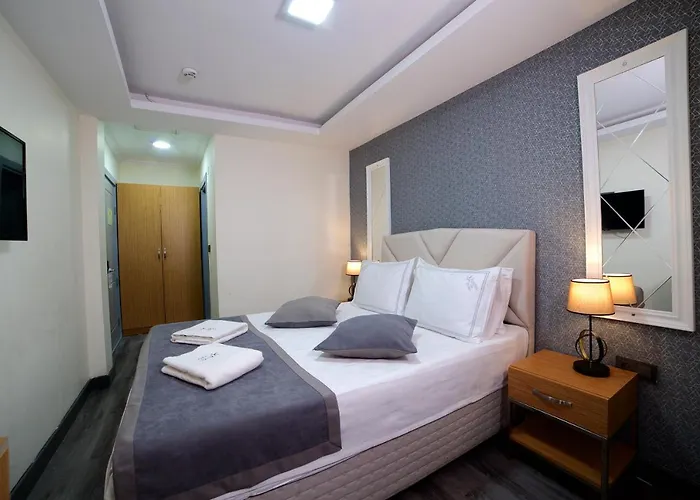 Отель Almina 3*