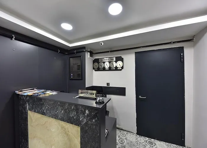 Отель Almina 3*