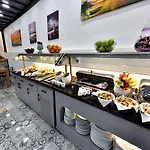 Hotel Almina 3*