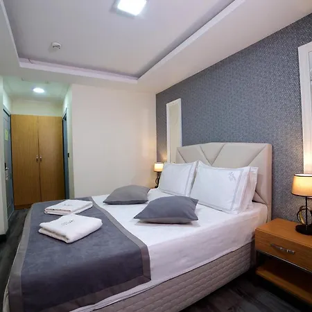 Hotel Almina 3*